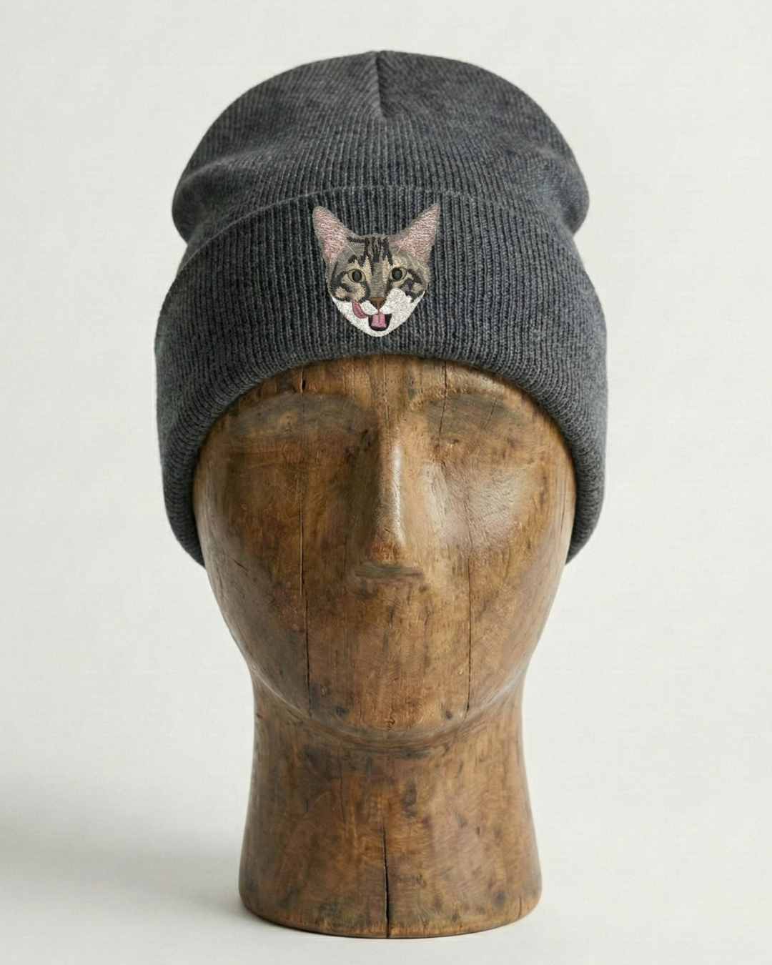 Kişiye Özel Evcil Hayvan Nakışlı Bere – Fotoğrafınızdan Özel Tasarım Kışlık Bere